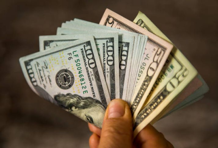 Dolların sabah üçün rəsmi məzənnəsi müəyyən olunub