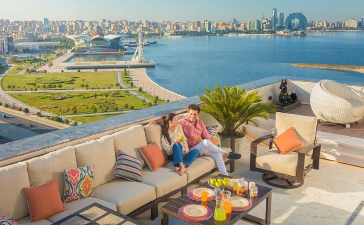 Bakı bulvarının düz qarşısında yerləşən "Kristal Towers" layihəsində yaşayışa hazır, geniş mənzillər satışdadır!