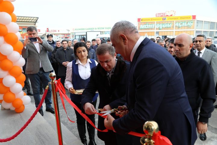 “Abşeron” Ticarət Mərkəzinin ərazisində  avtovağzal xidməti təşkil edilib