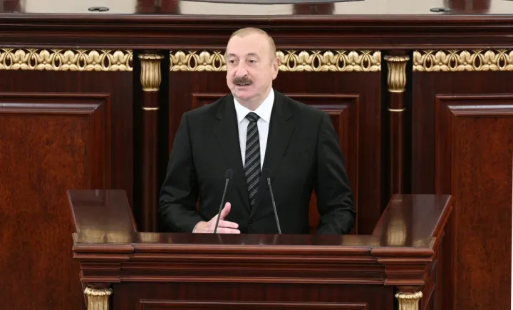 İlham Əliyev Milli Elmlər Akademiyasının 80 illik yubiley yığıncağında çıxış edib