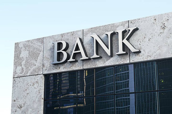 20 bank mənfəət açıqladı - SİYAHI