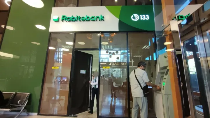“Rabitəbank”ın xalis mənfəəti 31% azalıb - Xərclərin və ehtiyat ayırmalarının sürətli artımı mənfəətə mənfi təsir göstərib