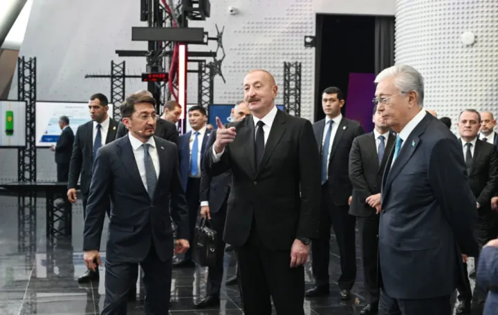 Əliyev və Tokayev “Alem.ai” Beynəlxalq Süni İntellekt Mərkəzində olublar