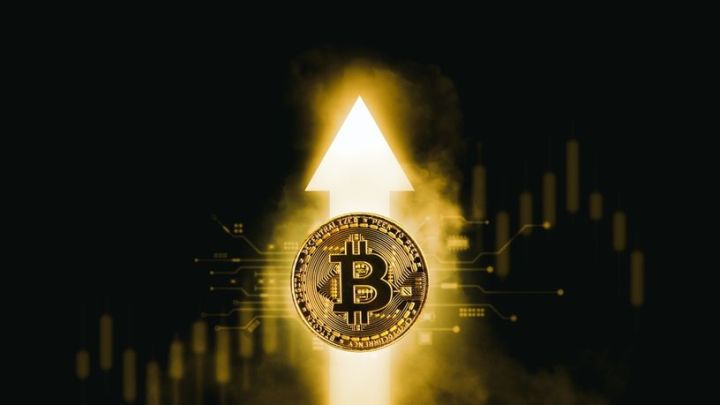 Bitcoin-in qiyməti 102 min dolları keçib