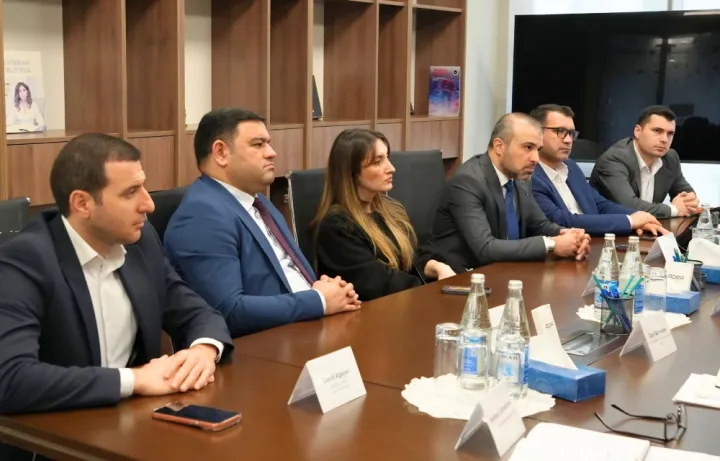 Ticarət şəbəkələrinin açıq məkanda reklamların yerləşdirilməsi ilə bağlı çətinlikləri var