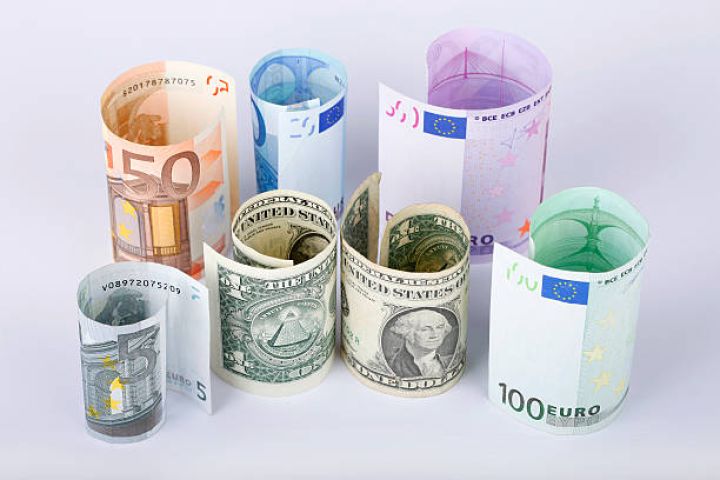 Rəsmi məzənnələr açıqlandı