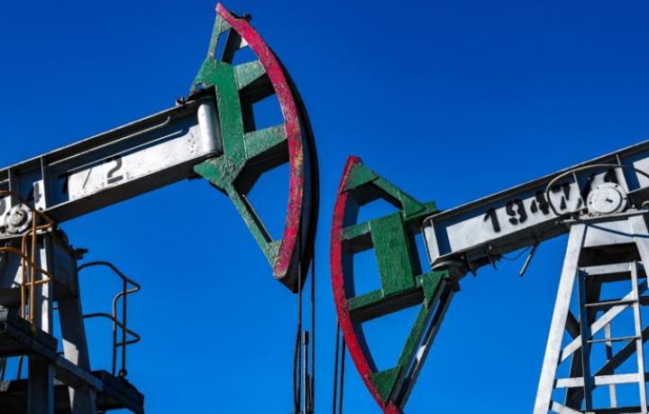 Brent neftinin qiyməti 11 martdan bəri ilk dəfə 88 dollardan aşağı düşdü