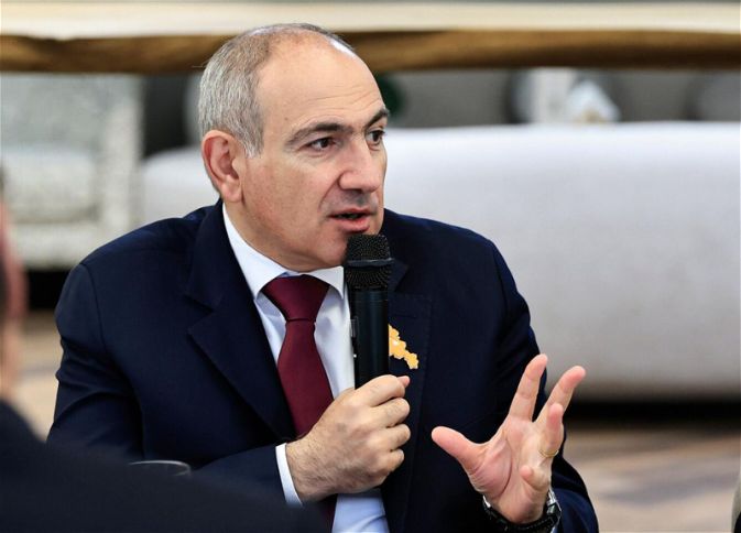 Paşinyan Ermənistanın Müstəqillik Bəyannaməsinin mətnini dövlətçilik əleyhinə hesab edir