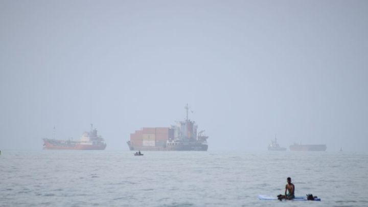 İran: Hörmüz boğazından keçməyə çalışan 2 tanker minaya düşüb