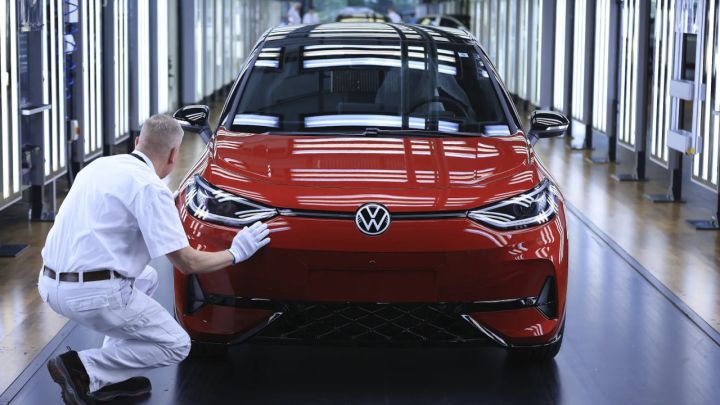 Volkswagen daha 50 min işçini ixtisar edəcək – Modellərin yarısı ləğv oluna bilər