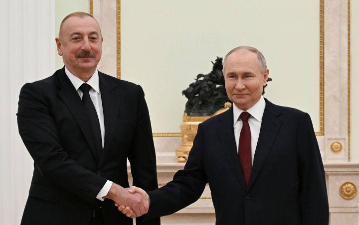 Putin Əliyevə zəng edib