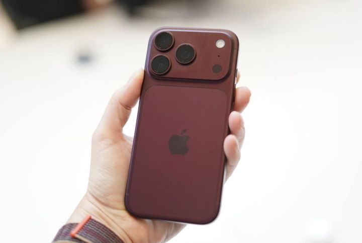 iPhone 17 Pro Max-ı iPhone 18 Pro Max-a dəyişməyə dəyər?
